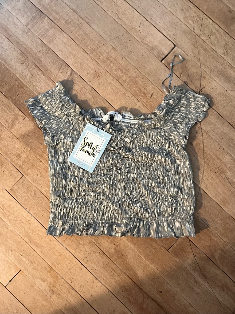 Salty Lemon NWT- Khaki-tan Shirred Bodice top- on or off shoulder Sz L-Sold Out - Picture 6 of 13